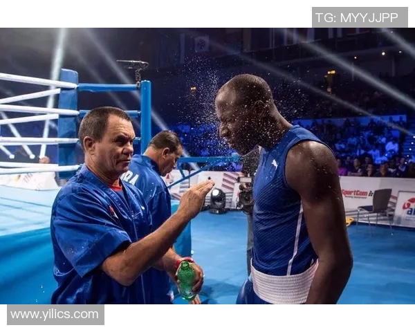 丁维迪与阿伦的巅峰对决谁将赢得这场激烈的拳击比赛荣耀 丁维迪与阿伦的巅峰对决谁将赢得这场激烈的拳击比赛荣耀