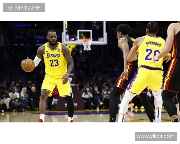 湖人对阵老鹰精彩瞬间回顾与赛场照片分享 湖人对阵老鹰精彩瞬间回顾与赛场照片分享