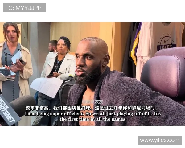 西装与篮球的完美结合探秘篮球明星的时尚魅力与场上风采